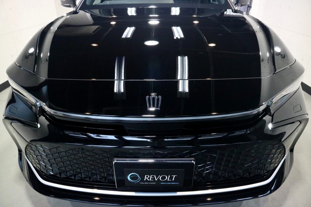 テスラ・モデルYL(2026年式・新車)フロントビュー