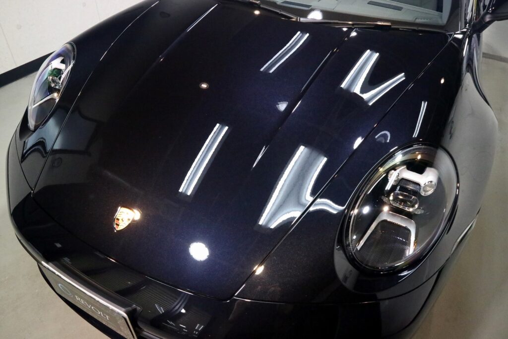 ポルシェ・911(2024年式)ボンネット
